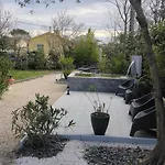 Petit Coin De Paradis Hébergement de vacances Laudun-l'Ardoise