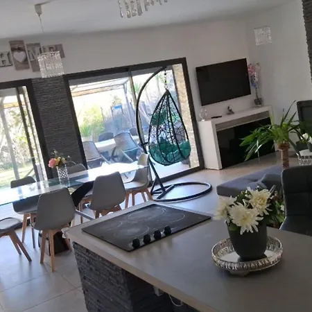 Petit Coin De Paradis * Laudun