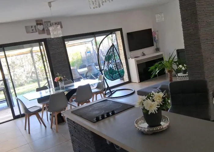 Petit Coin De Paradis * Laudun