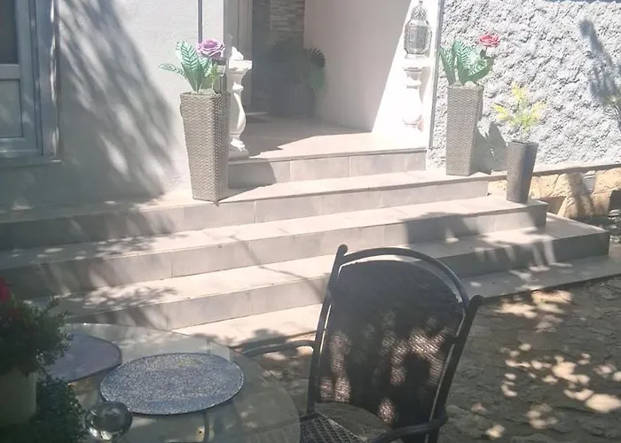 Petit Coin De Paradis Laudun